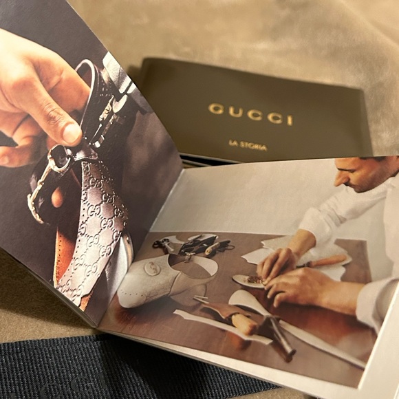 Gucci bundle!  43” ribbon, La Storia booklet and cleaning cloth - Picture 1 of 7